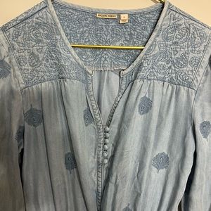 Beautiful! Holding horses embroidered chambray dress size M